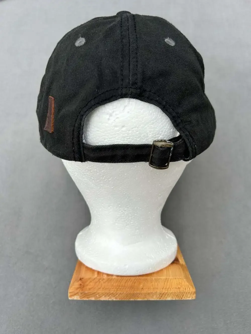 Levi's Black and Grey Batwing Logo Adjustable Baseball Hat Cap H203